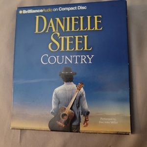 DANIELLE STEEL " COUNTRY" AUDIOBOOK- 5 CDS